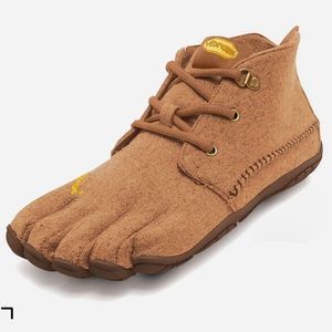 Used once! Size 40 Vibram’s